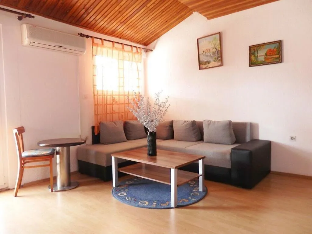 Apartments Jana: Medulin Croatia