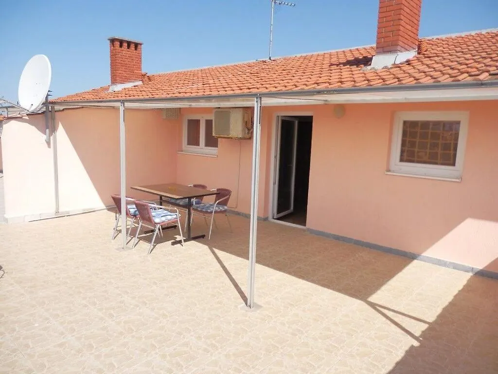 Apartments Jana: Medulin Croatia